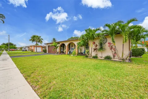 9360 NW 21st Mnr, Sunrise FL 33322