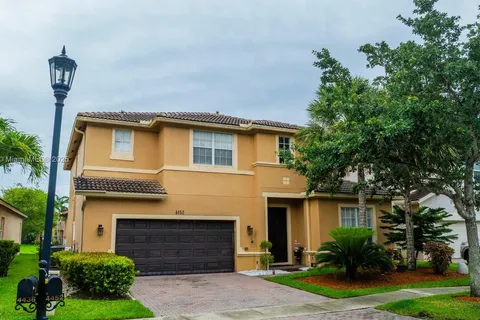 4452 Rainbow Ave, Weston FL 33332