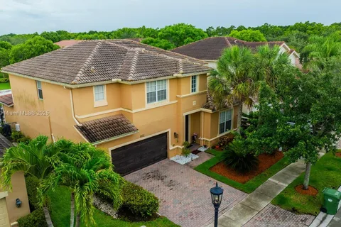4452 Rainbow Ave, Weston FL 33332