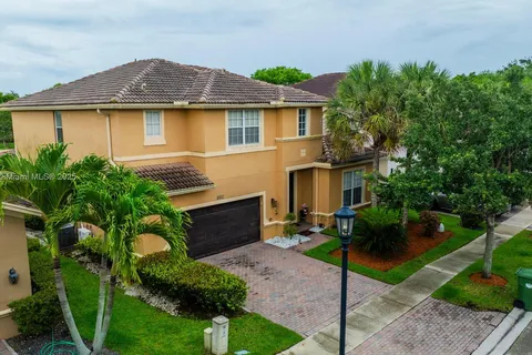 4452 Rainbow Ave, Weston FL 33332