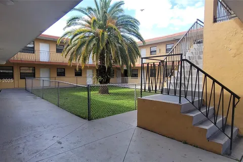 34 E 21st St # 9, Hialeah FL 33010