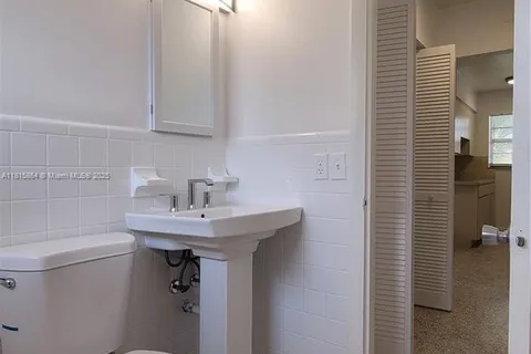 34 E 21st St # 9, Hialeah FL 33010