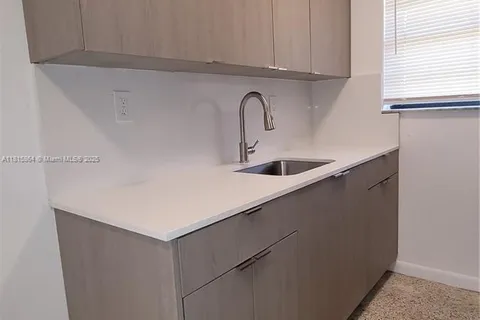 34 E 21st St # 9, Hialeah FL 33010