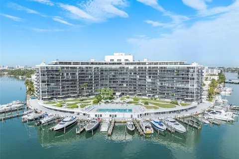 900 Bay Dr # 725, Miami Beach FL 33141