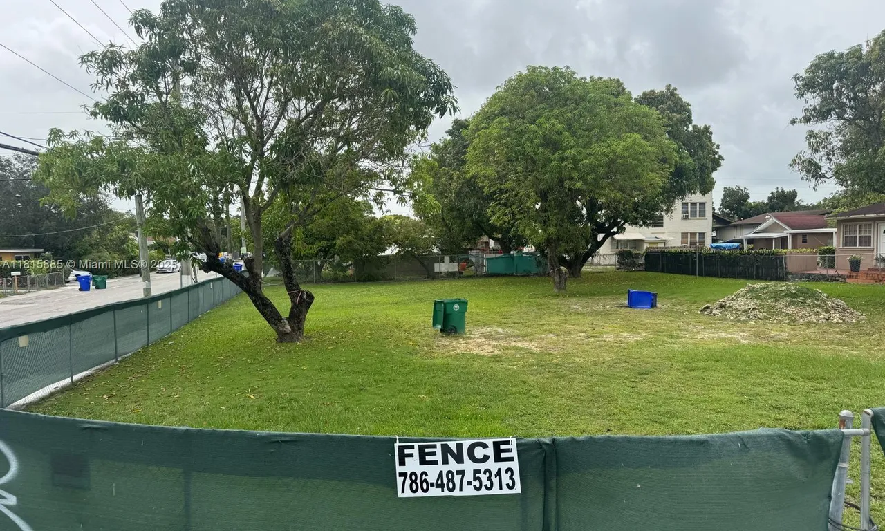 235 NW 26th Ave, Miami FL 33125