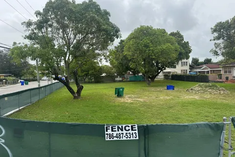 235 NW 26th Ave, Miami FL 33125