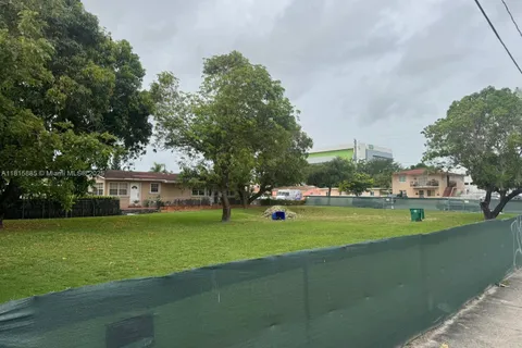 235 NW 26th Ave, Miami FL 33125