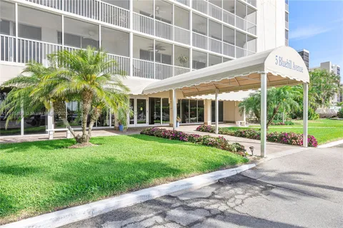 5 Bluebill # 410, Naples FL 34108