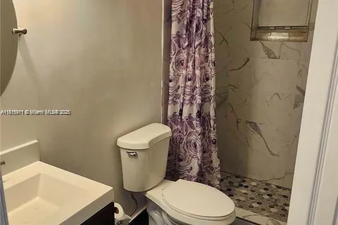111 NW 152nd St # 20, Miami FL 33169