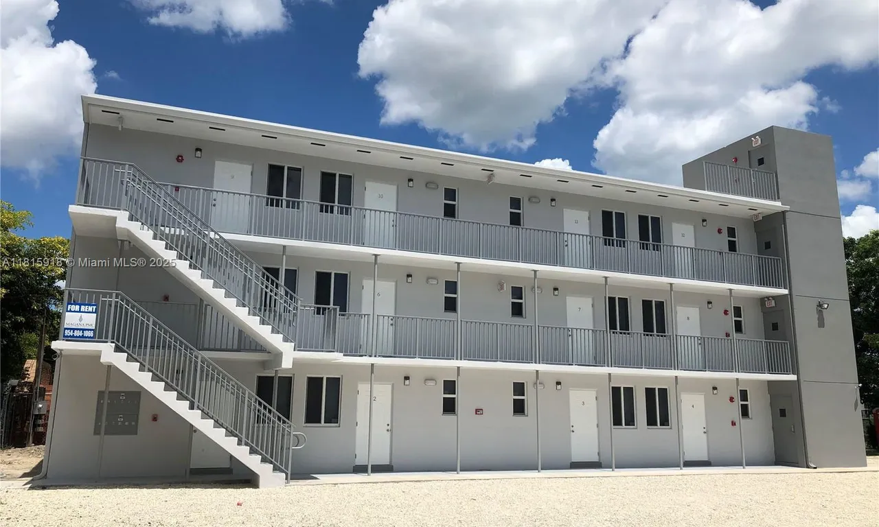 1737 NW 3rd Ave # 6, Miami FL 33136