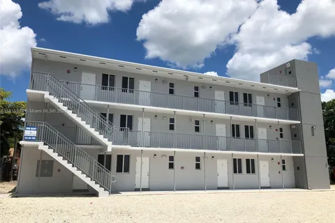 1737 NW 3rd Ave # 6, Miami FL 33136