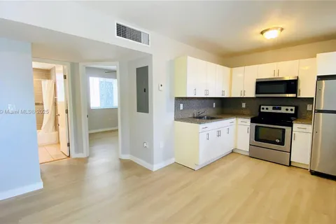 1737 NW 3rd Ave # 6, Miami FL 33136