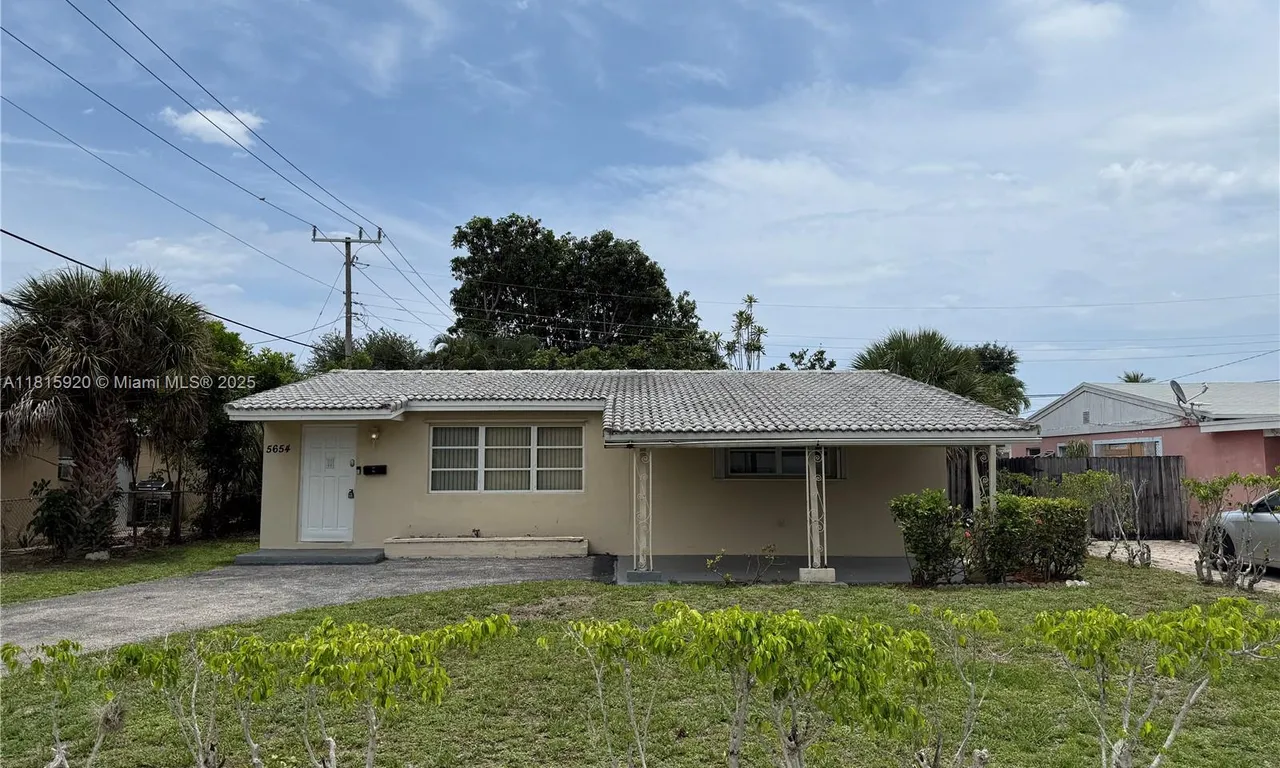 5654 NE 5th Ave, Oakland Park FL 33334