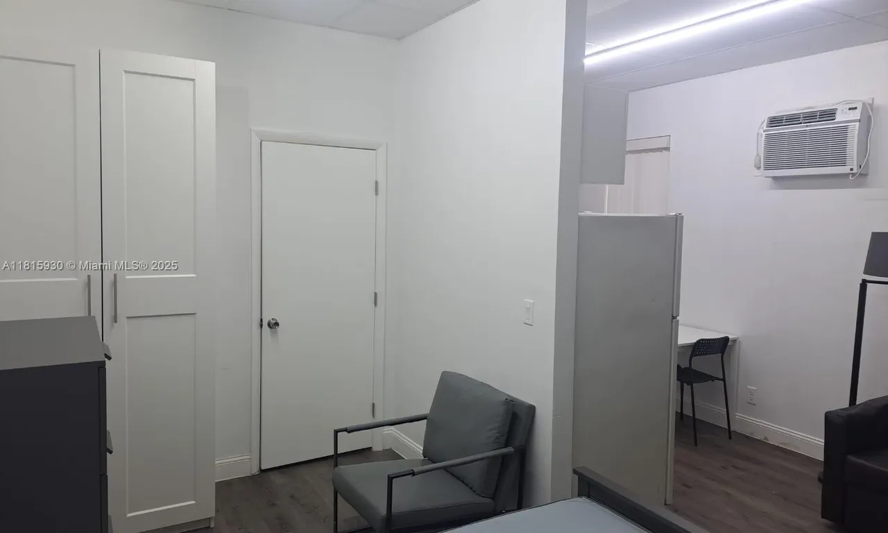 4500 N Dixie Hwy # 104, Oakland Park FL 33334