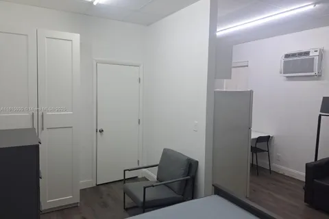 4500 N Dixie Hwy # 104, Oakland Park FL 33334