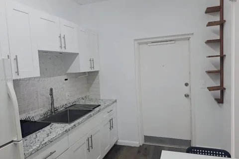 4500 N Dixie Hwy # 104, Oakland Park FL 33334