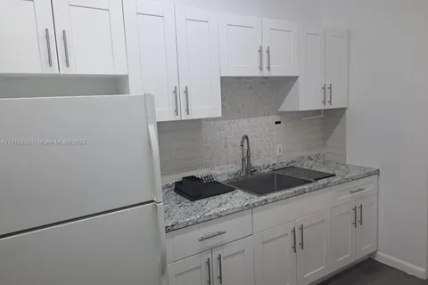 4500 N Dixie Hwy # 104, Oakland Park FL 33334