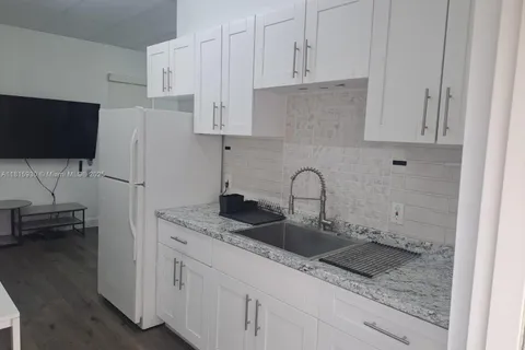 4500 N Dixie Hwy # 104, Oakland Park FL 33334