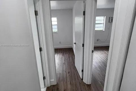 858 SW 2nd St # 1, Miami FL 33130
