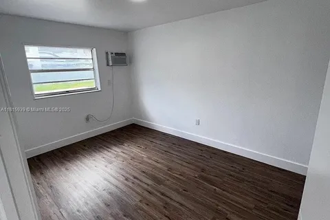 858 SW 2nd St # 1, Miami FL 33130