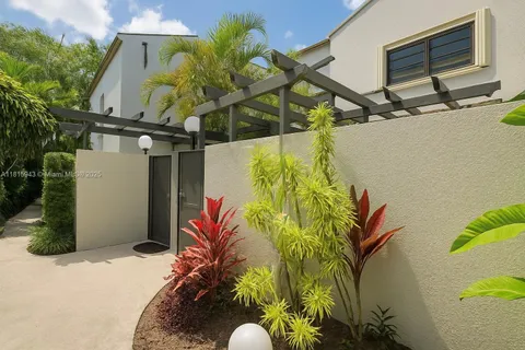 4700 SW 67th Ave # P11, Miami FL 33155