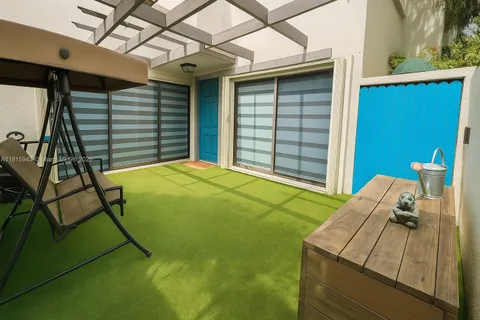 4700 SW 67th Ave # P11, Miami FL 33155