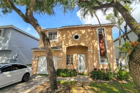 9894 NW 2nd Ct, Plantation FL 33324