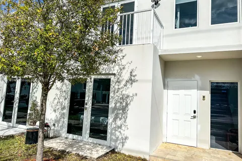 14467 SW 260th St, Homestead FL 33032