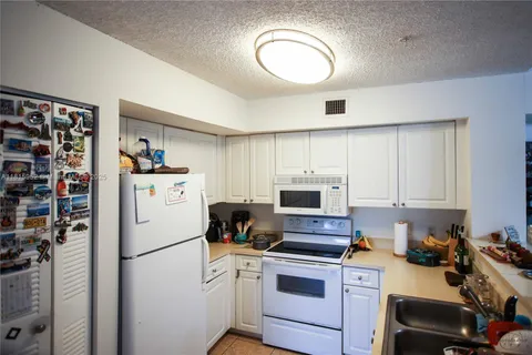 12136 Saint Andrews Pl # 306, Miramar FL 33025