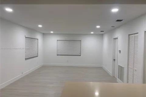 315 MAJORCA AV # 3, Coral Gables FL 33134