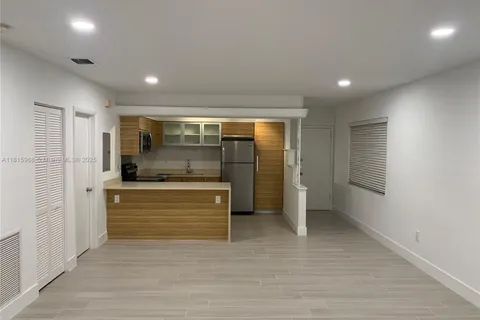 315 MAJORCA AV # 3, Coral Gables FL 33134
