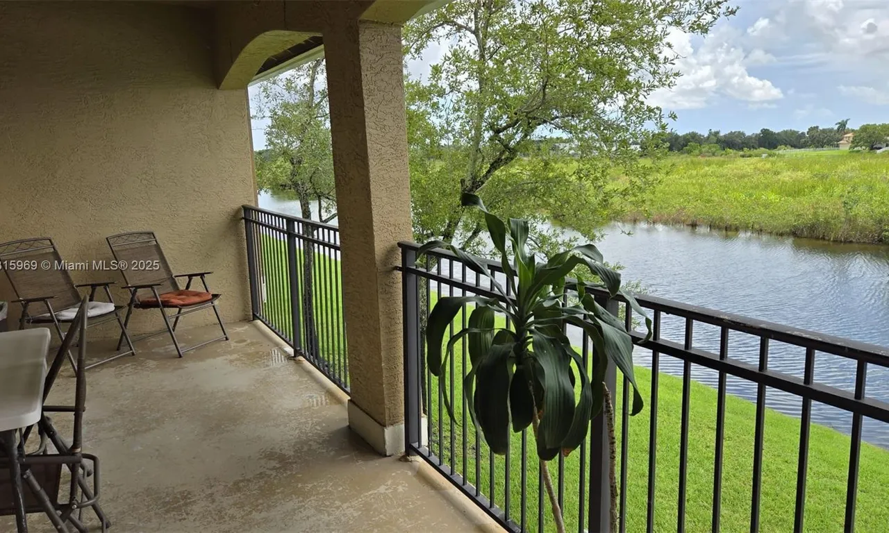 230 SW 117th Ter # 202, Pembroke Pines FL 33025