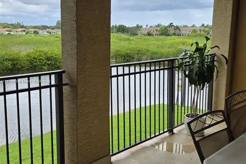 230 SW 117th Ter # 202, Pembroke Pines FL 33025