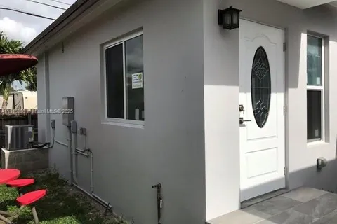 1221 SW 76th Ct, Miami FL 33144