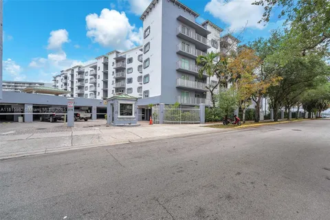 2415 NW 16th St Rd # 1, Miami FL 33125