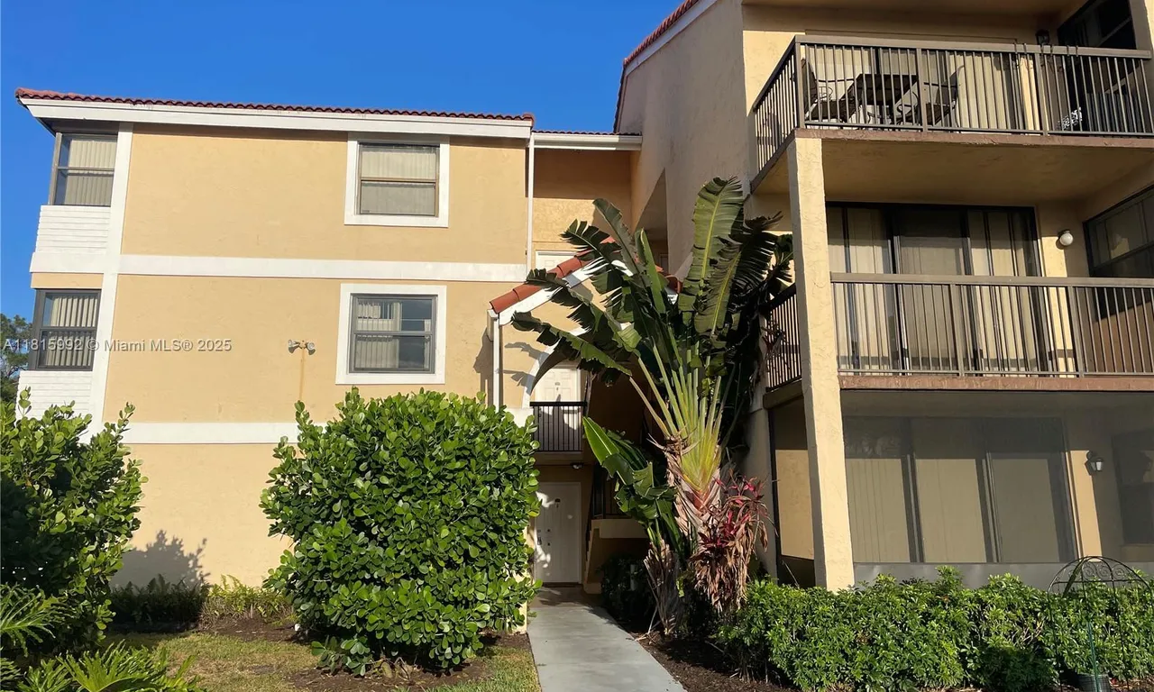 5661 Riverside Dr, Coral Springs FL 33067