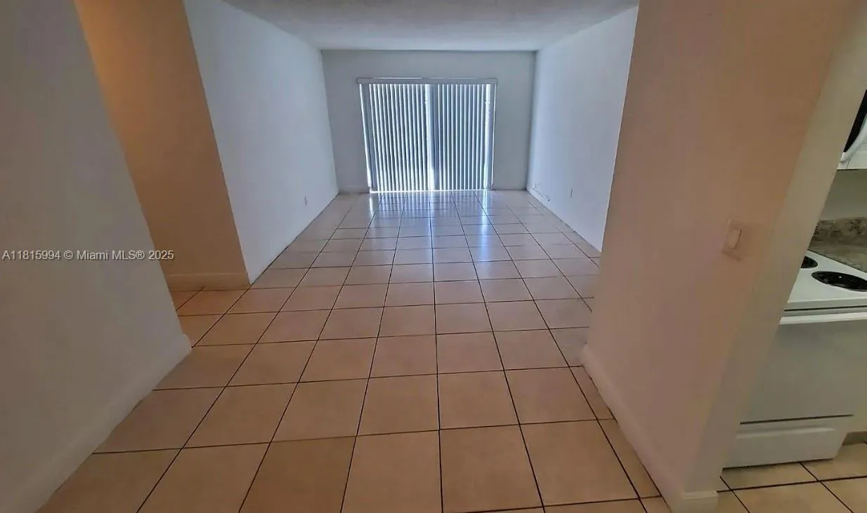 5241 Geneva Way # 108, Doral FL 33166