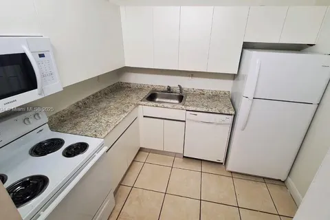5241 Geneva Way # 108, Doral FL 33166
