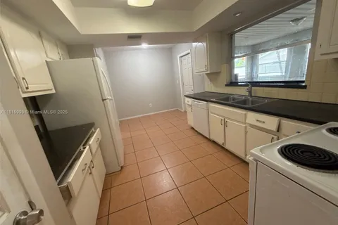 401 NE Cornwall Ave, Port St. Lucie FL 34983