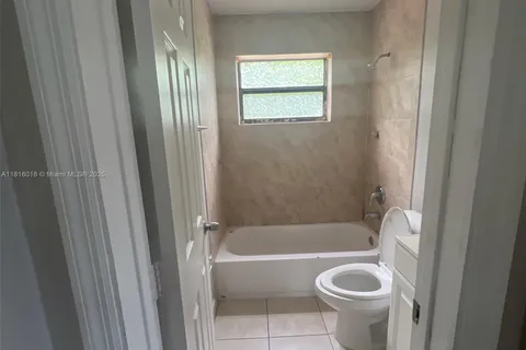 6359 SW 1st St, Margate FL 33068