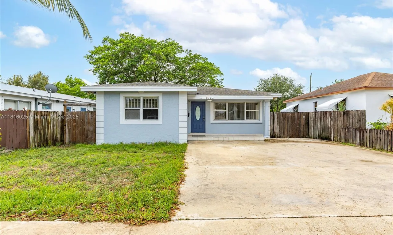 1023 N F St, Lake Worth FL 33460