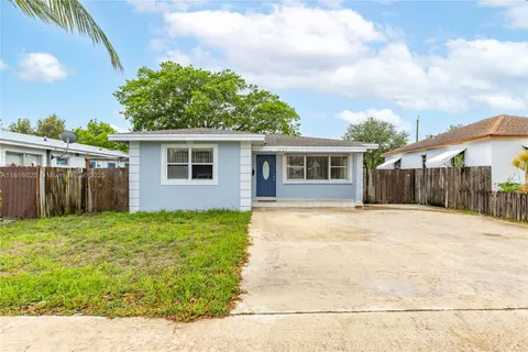 1023 N F St, Lake Worth FL 33460