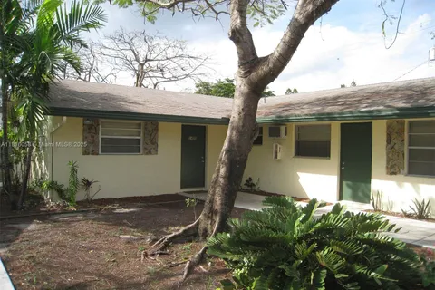 1450 SW 2nd Ave # B, Dania Beach FL 33004