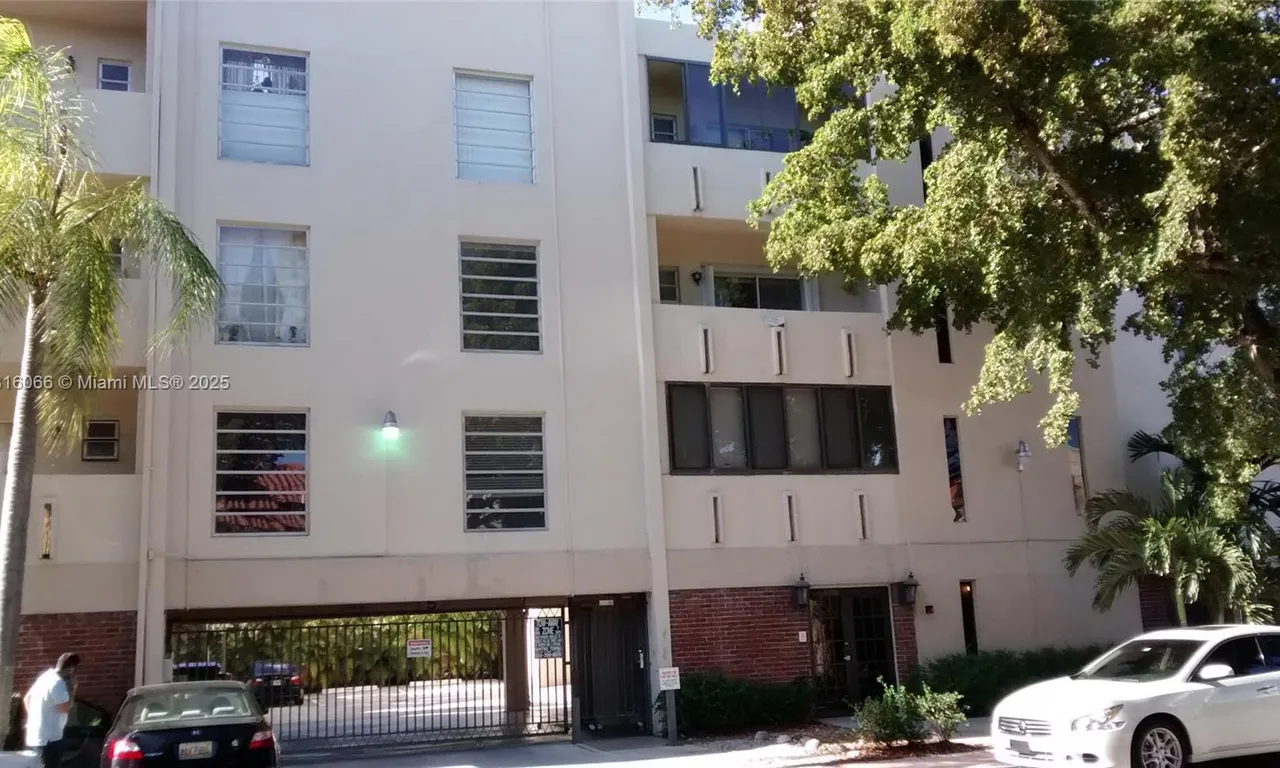 1650 S Le Jeune Rd # 204, Coral Gables FL 33134