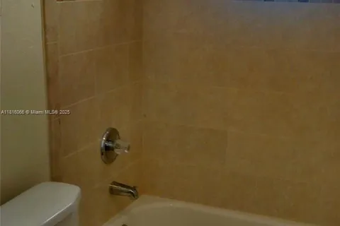 1650 S Le Jeune Rd # 204, Coral Gables FL 33134