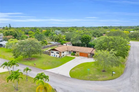 19520 SW 307th St, Homestead FL 33030