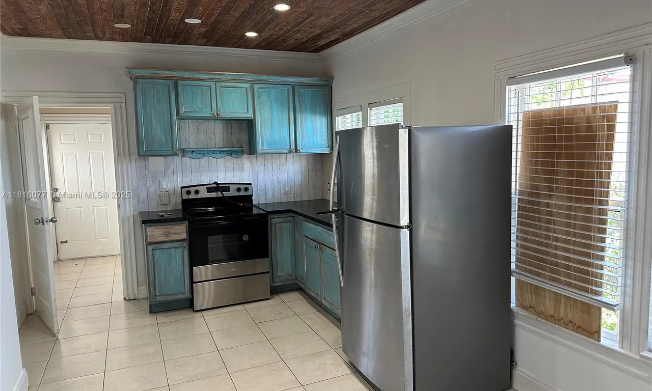 213 Stirling, Dania Beach FL 33004