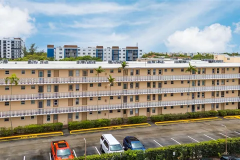 505 E Dania Beach Blvd # 3E, Dania Beach FL 33004