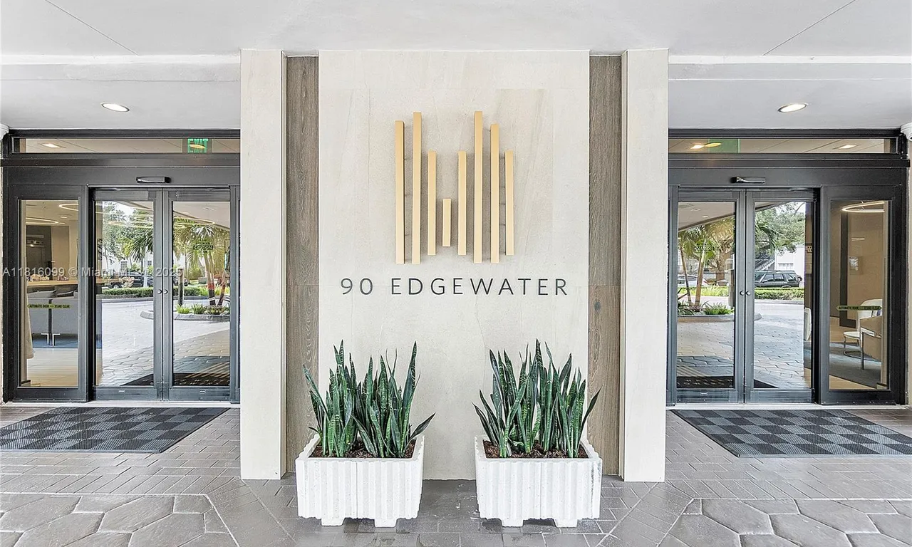90 Edgewater Dr # 305, Coral Gables FL 33133