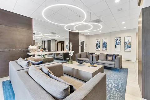 90 Edgewater Dr # 305, Coral Gables FL 33133